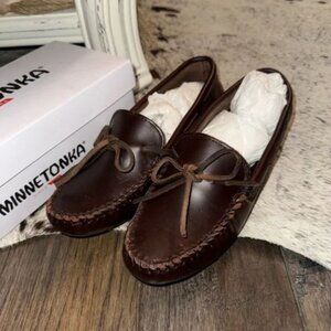 Minnetonka Classic Driver Dark Brown Lariat NIB